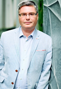This image shows Prof. Dr. André Bächtiger